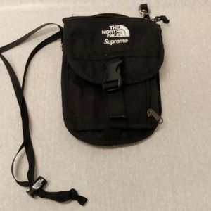 NorthFace Supreme utility bag , clean. Great Condition